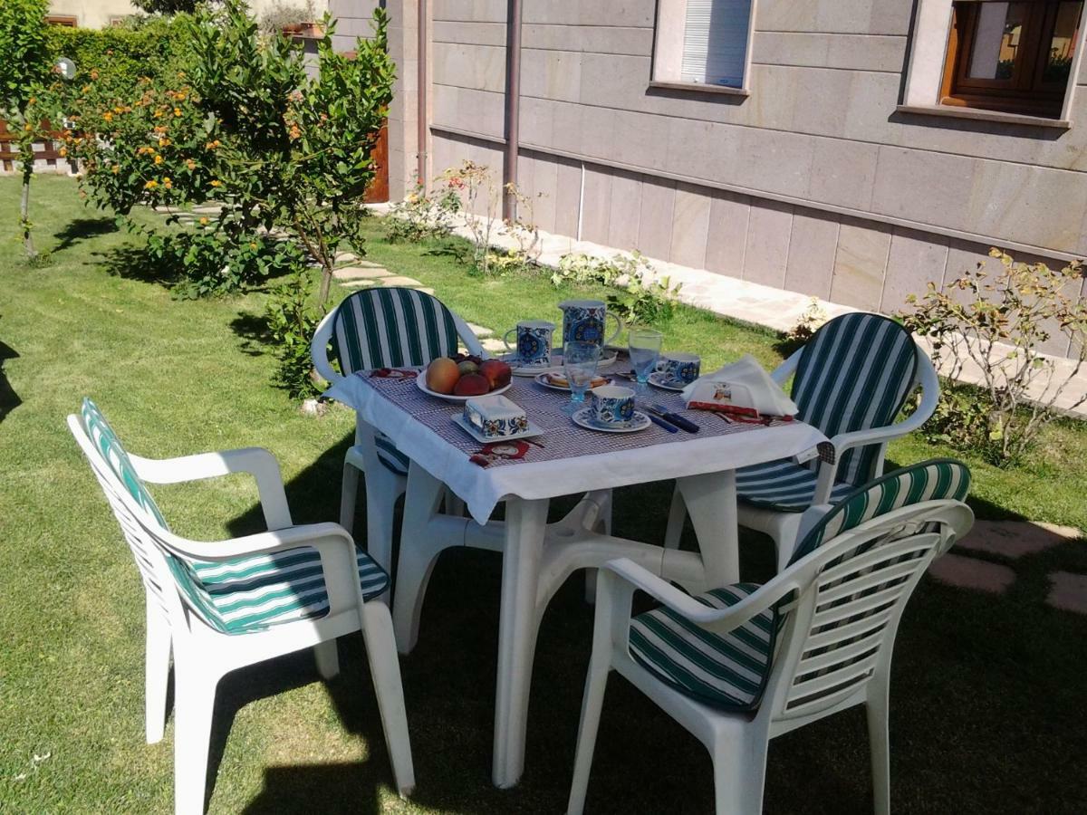 Bed and Breakfast Sa Mariposa Ittiri Екстер'єр фото